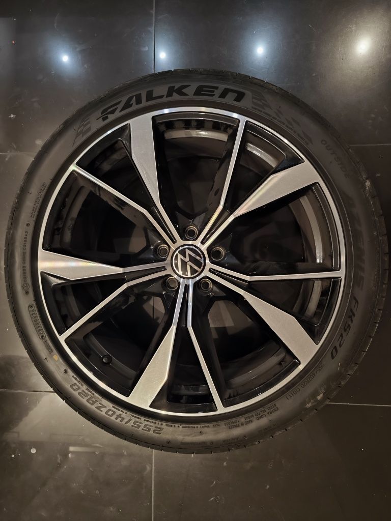 4xFELGI MISANO TIGUAN II R-Line Lift  2021 20" 8.5J ET38 255/40 ZR20
