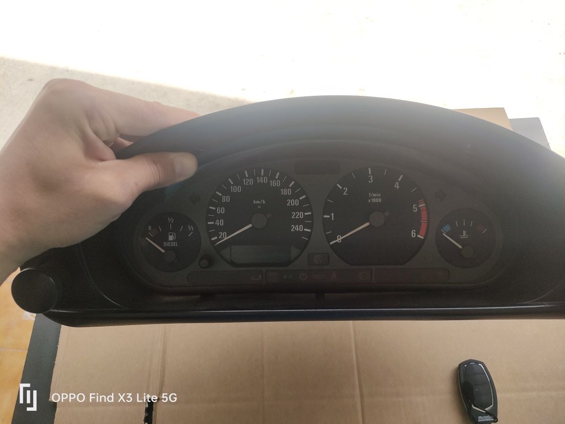 Conta quilómetros BMW 318 TDS 1993