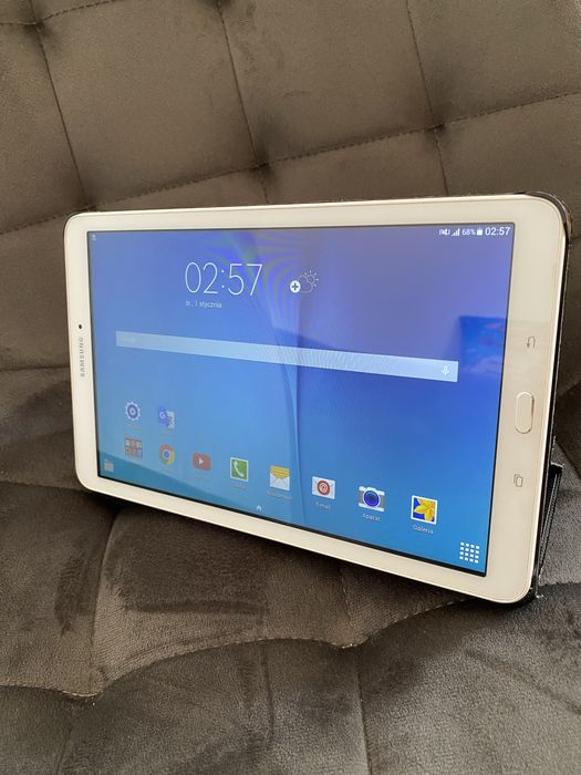 Sprzedam tablet Samsung Galaxy Tab (model SM-T561)