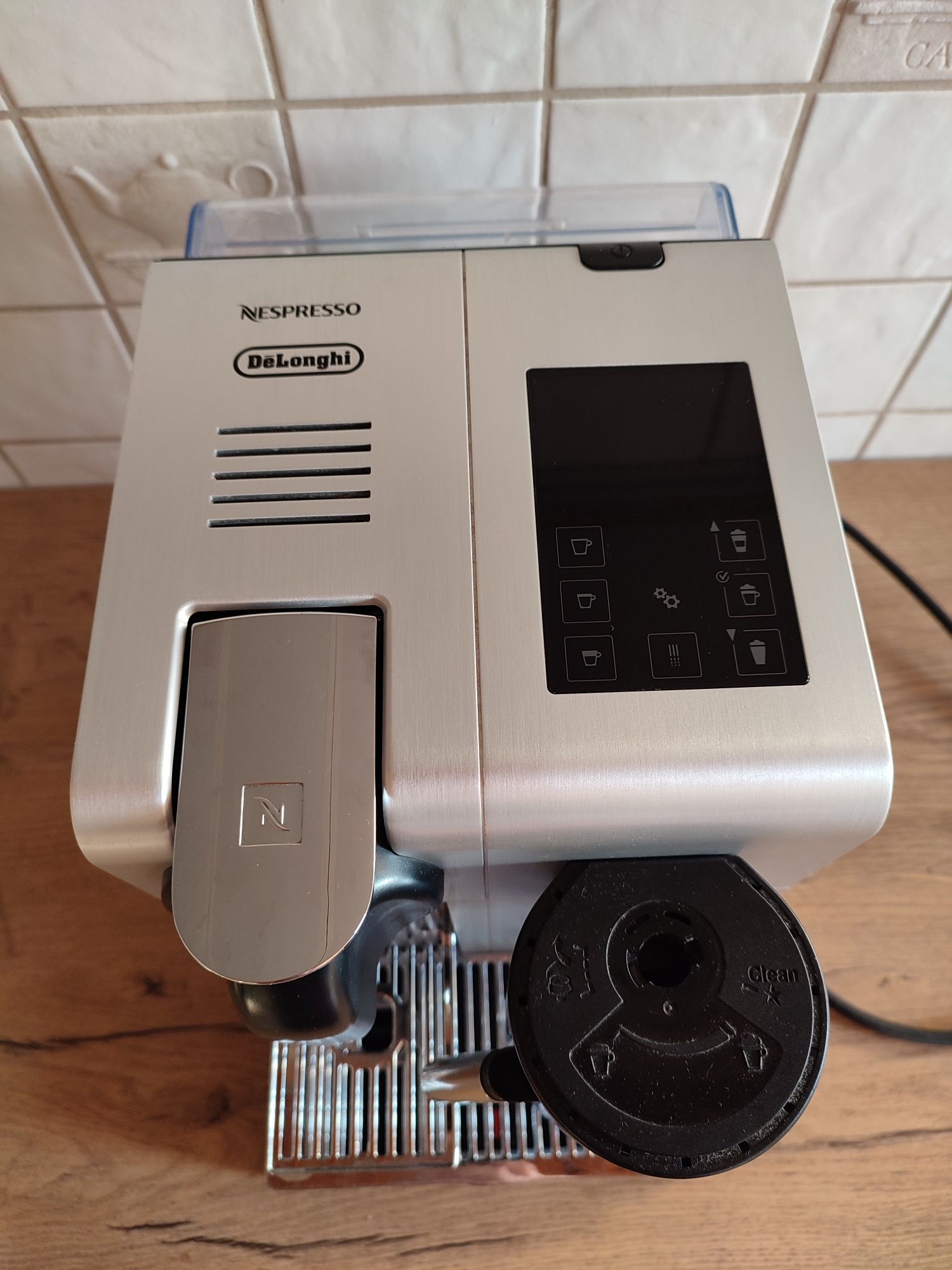 Ekspres do kawy DeLonghi Lattissima Pro EN750.MB