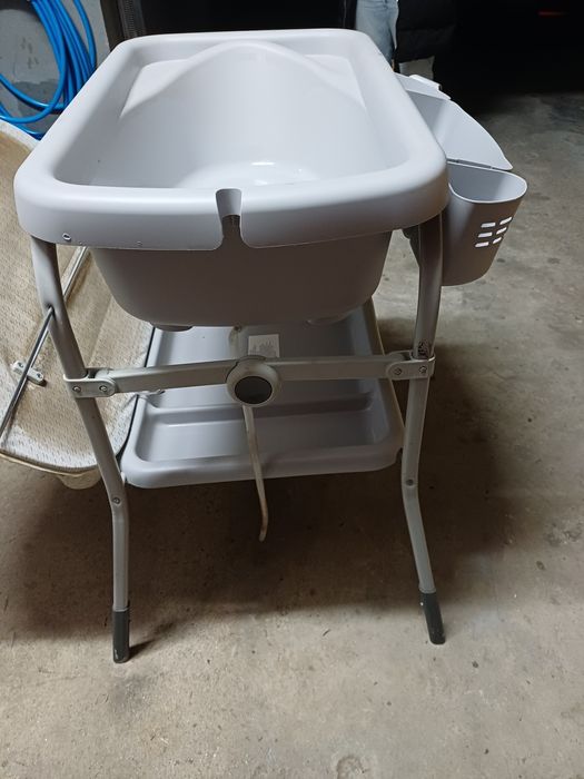 Banheira muda fraldas bebé