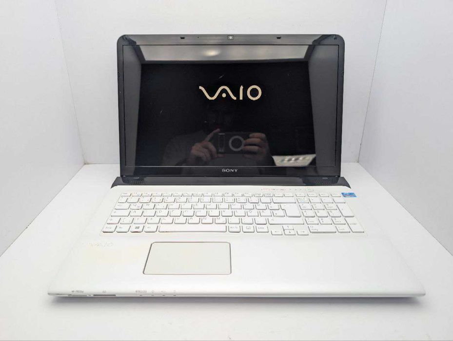 SONY SVE-171G12M I3-3120M Ram:8gb HDD:500Gb Intel HD Graphics 17.3