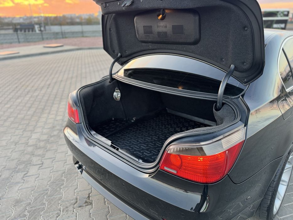 BMW-E60 ,520i , Автомат ,2004 год !