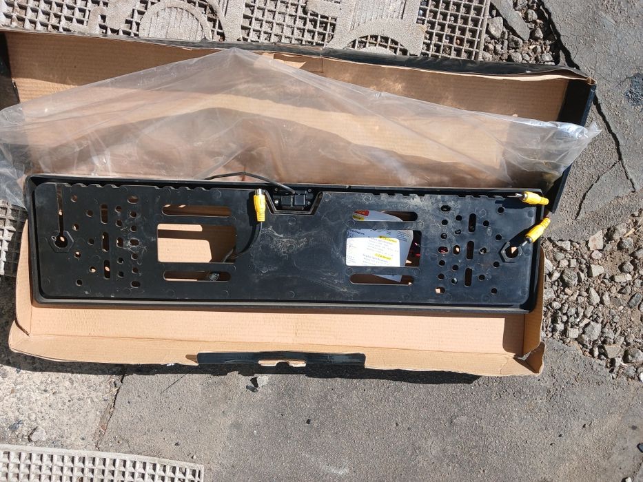 Рамка під номерний знак з камерою