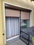 Okno tarasowe trzyszybowe szer 240x220 wysokość z roletą zewnętrzną.
