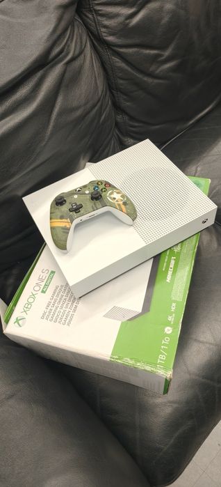 Xbox one s 1TB...