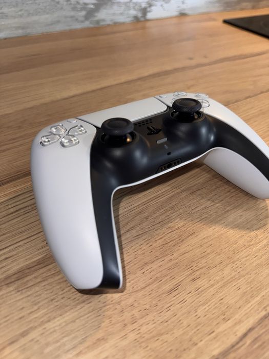 OKAZJA 2 PADY / PS 5 Z Napedem / GWARANCJA/ 15 Gier/Playstation 5