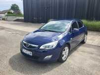 Samochód osobowy Opel Astra J.