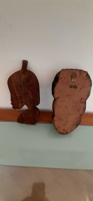 Caras Africanas em madeira artesanais.