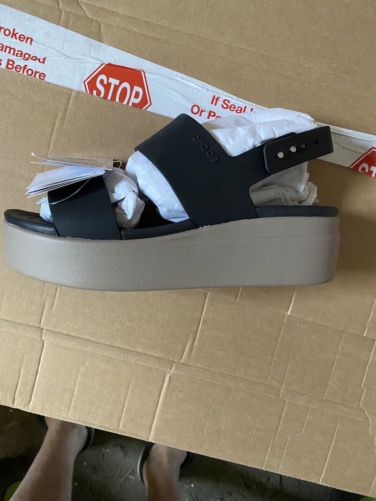 Продам Сандали на платформі жіночі Босоніжки Crocs Brooklyn Low Wedge
