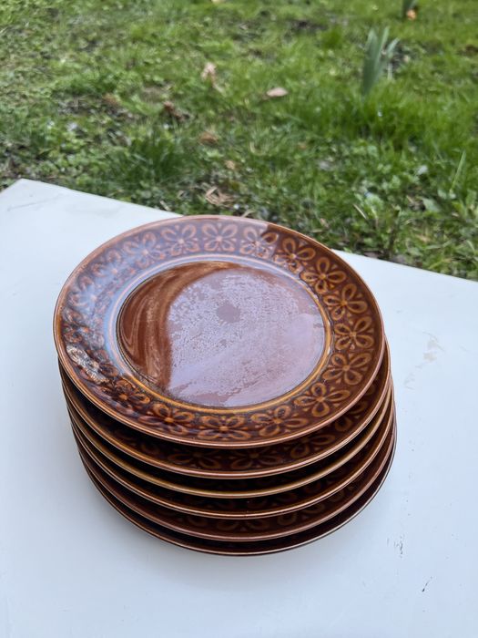Porcelanowe brązowe talerzyki vintage