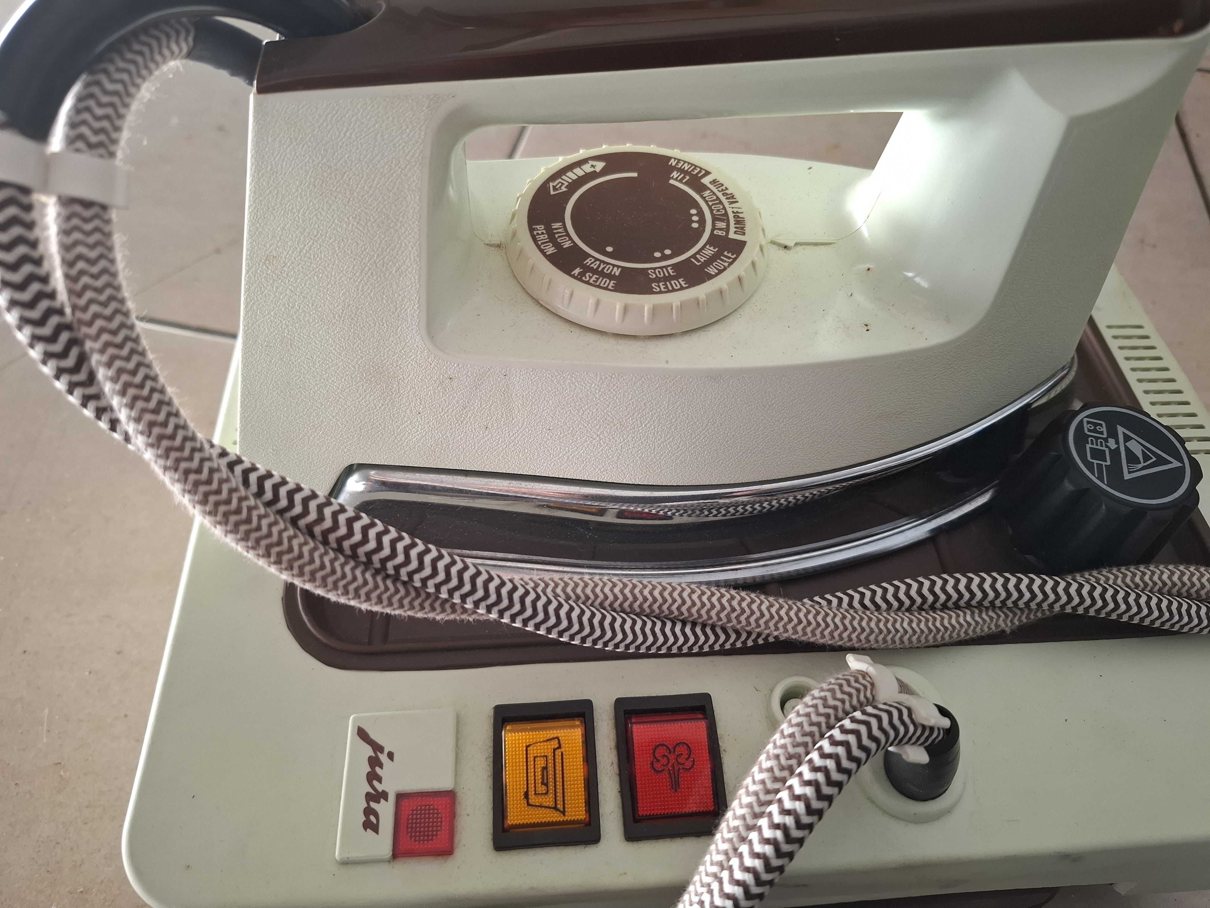 Ferro Engomar com Caldeira JURA Maxivap - 2000 W