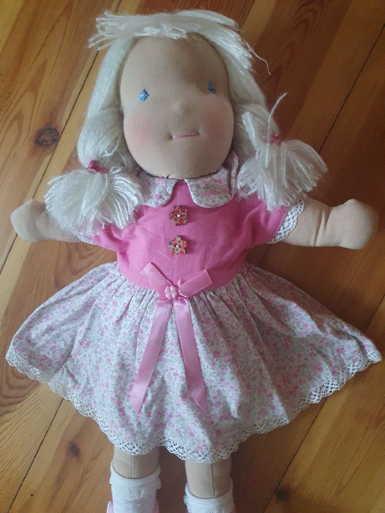 NOWA ręcznie wyszywana lalka IDELNA NA PREZENT