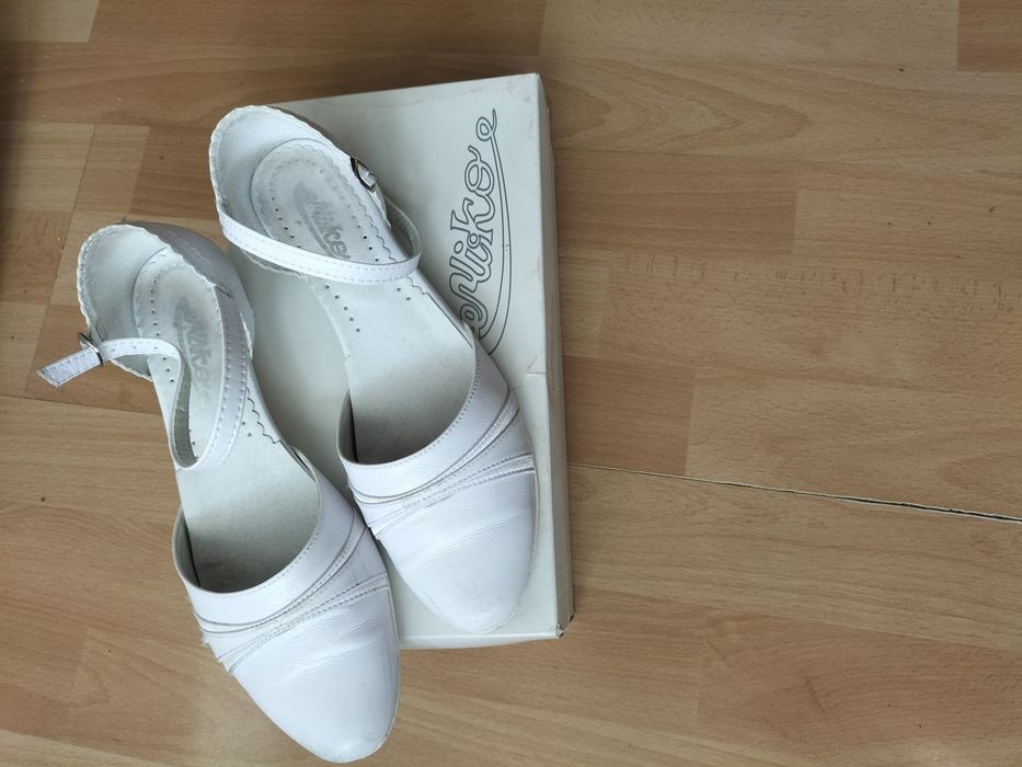 Pantofelki komunijne nr 37