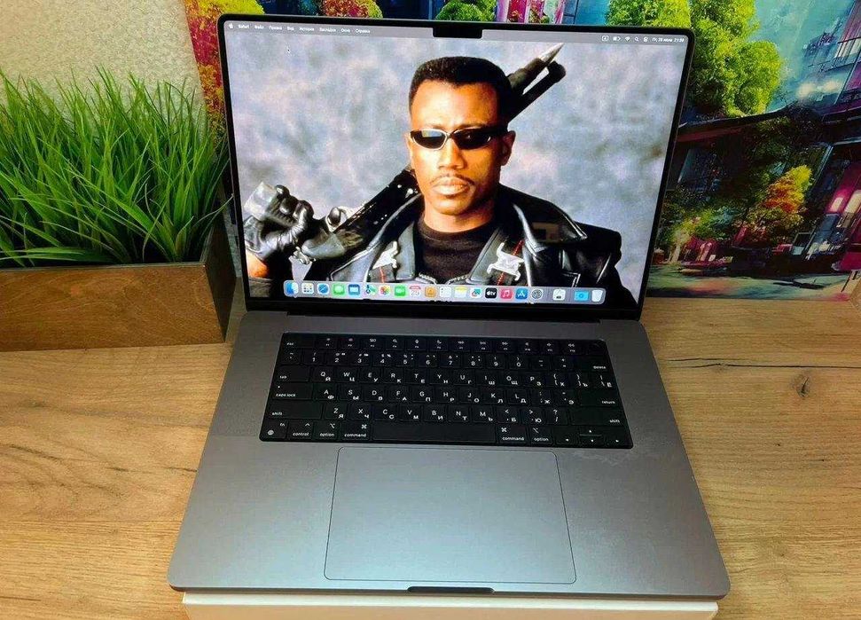 Apple macbook pro 16 m1 16 512GB