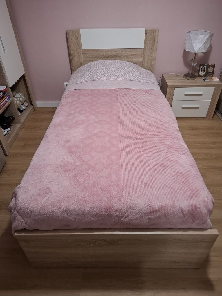 Cama de solteiro com estrado e colchão incluído