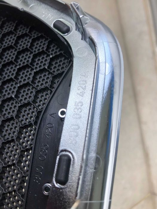 Osłony Maskownice Głośnika BOSE Audi AUDI Q3 8U Podswietlane