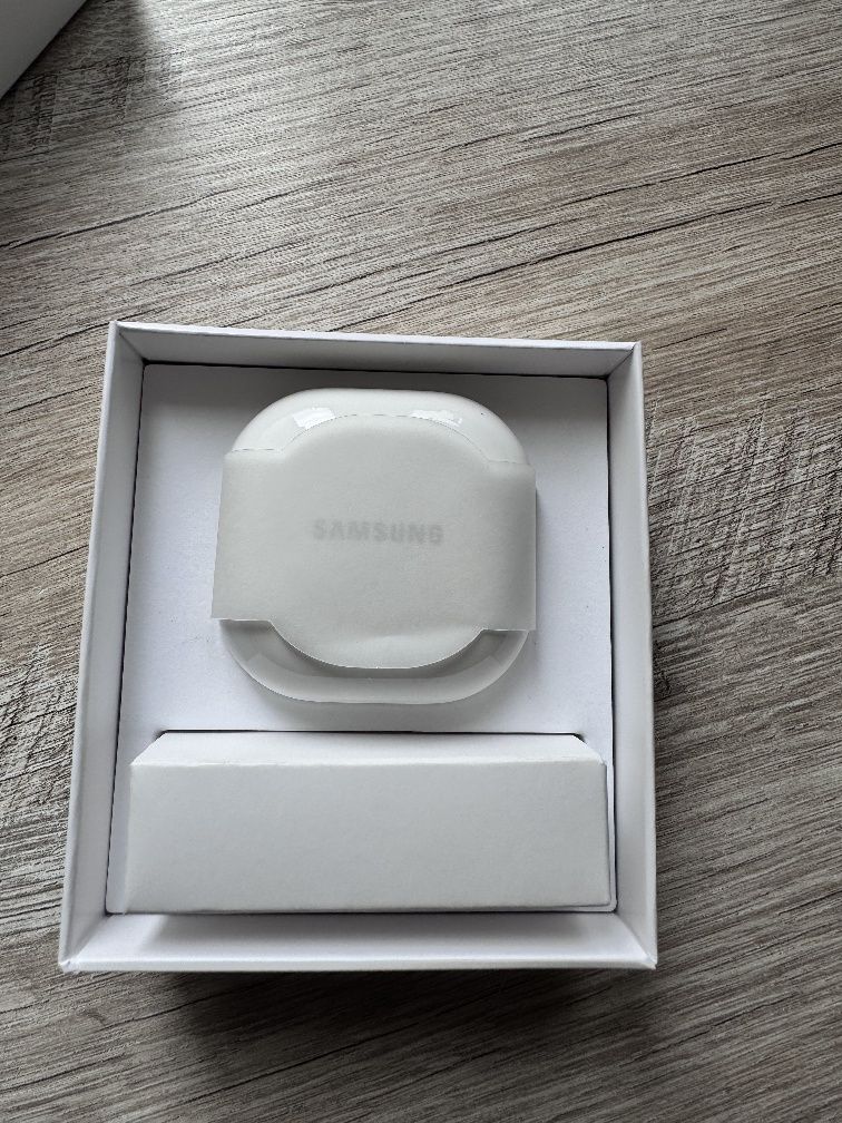 Продам Samsung Galaxy Buds2