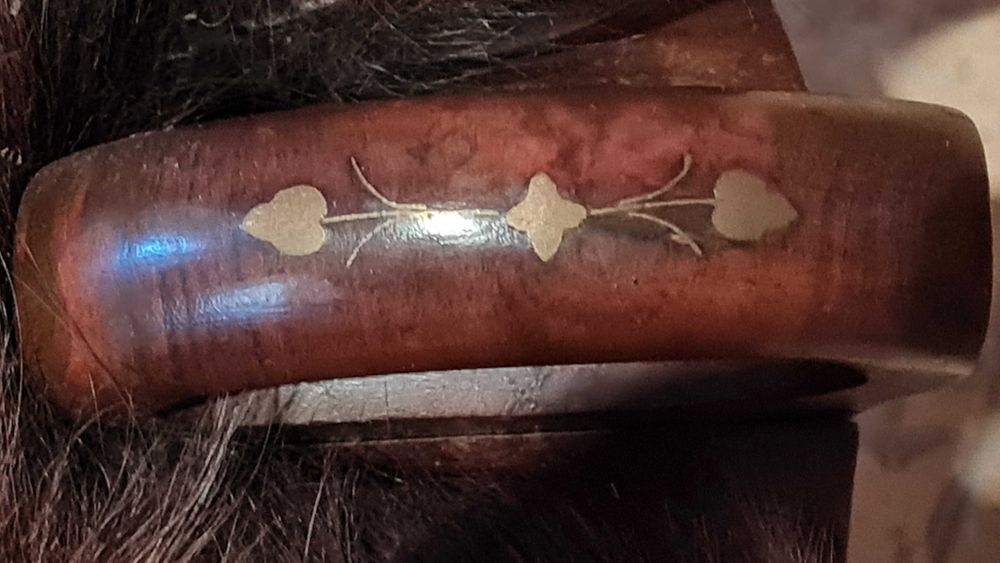 2 Bancos rústicos em madeira e pele de cabra