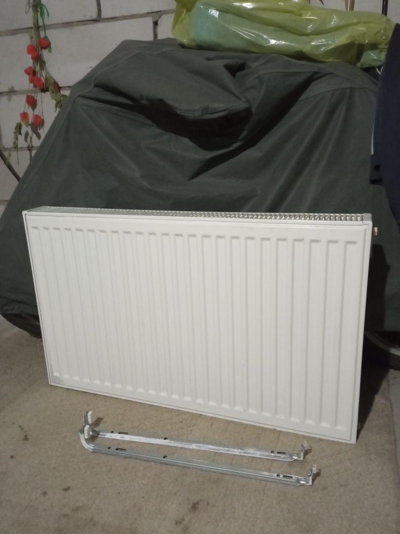 Grzejnik panelowy stalowy podwójny V22 600x1000 60x100 uchwyty 2419W