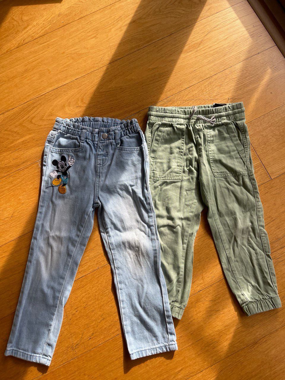 Vendo dois pares de jeans infantis. H&M. Primark