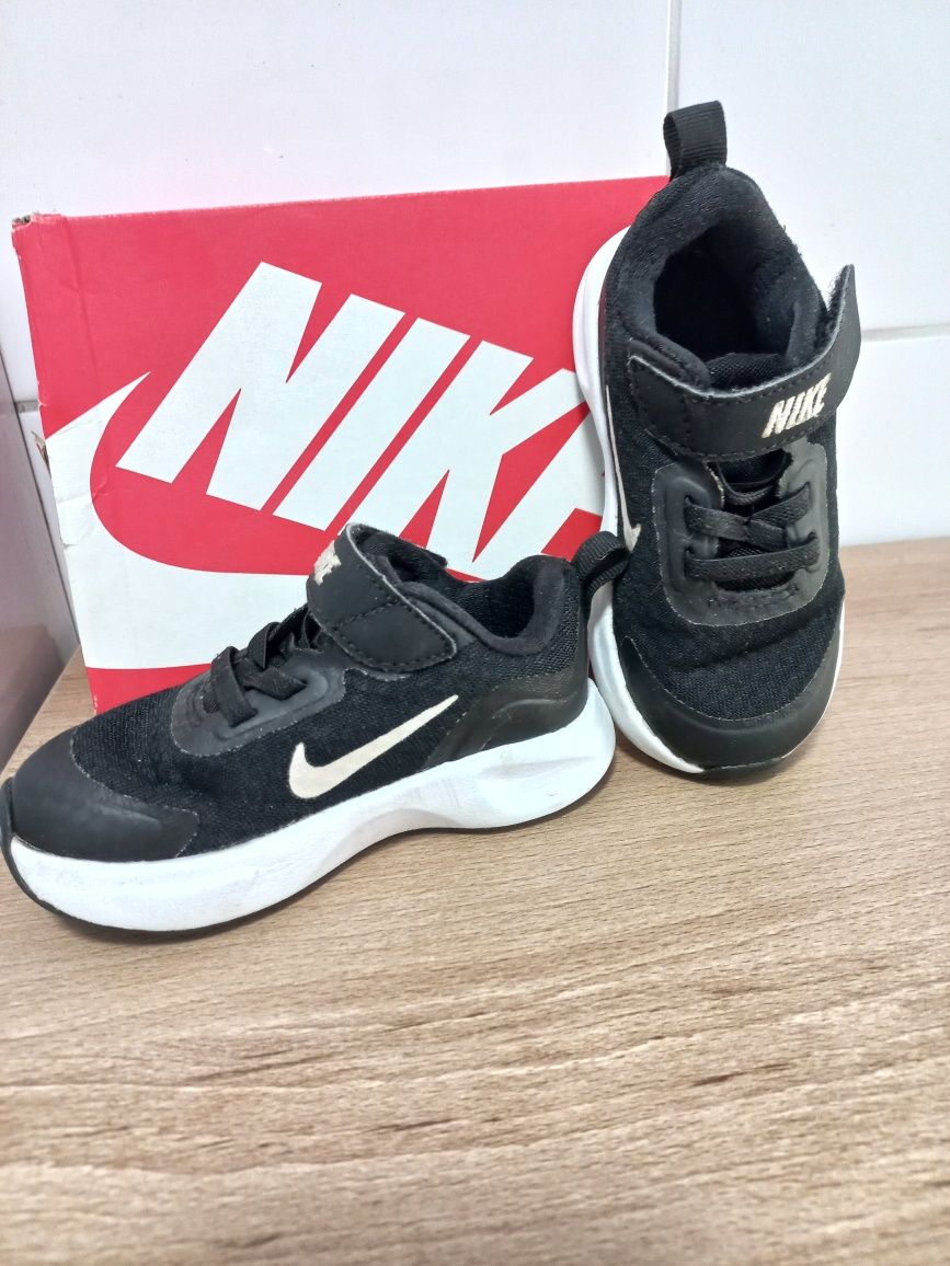 Buty dla dziecka nike rozmiar 22