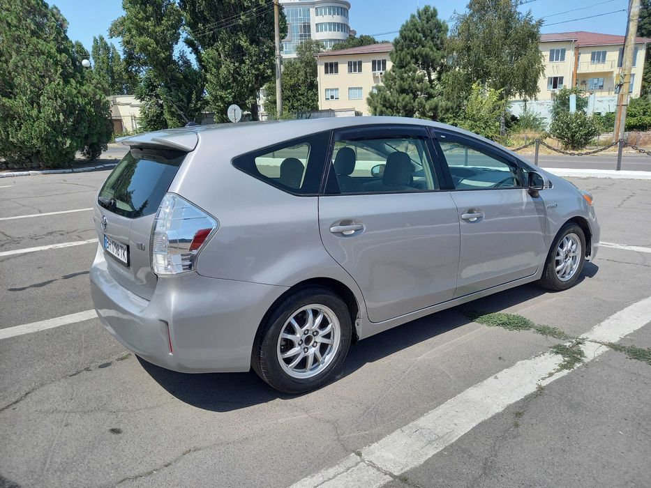 Toyota Prius V универсал 2014