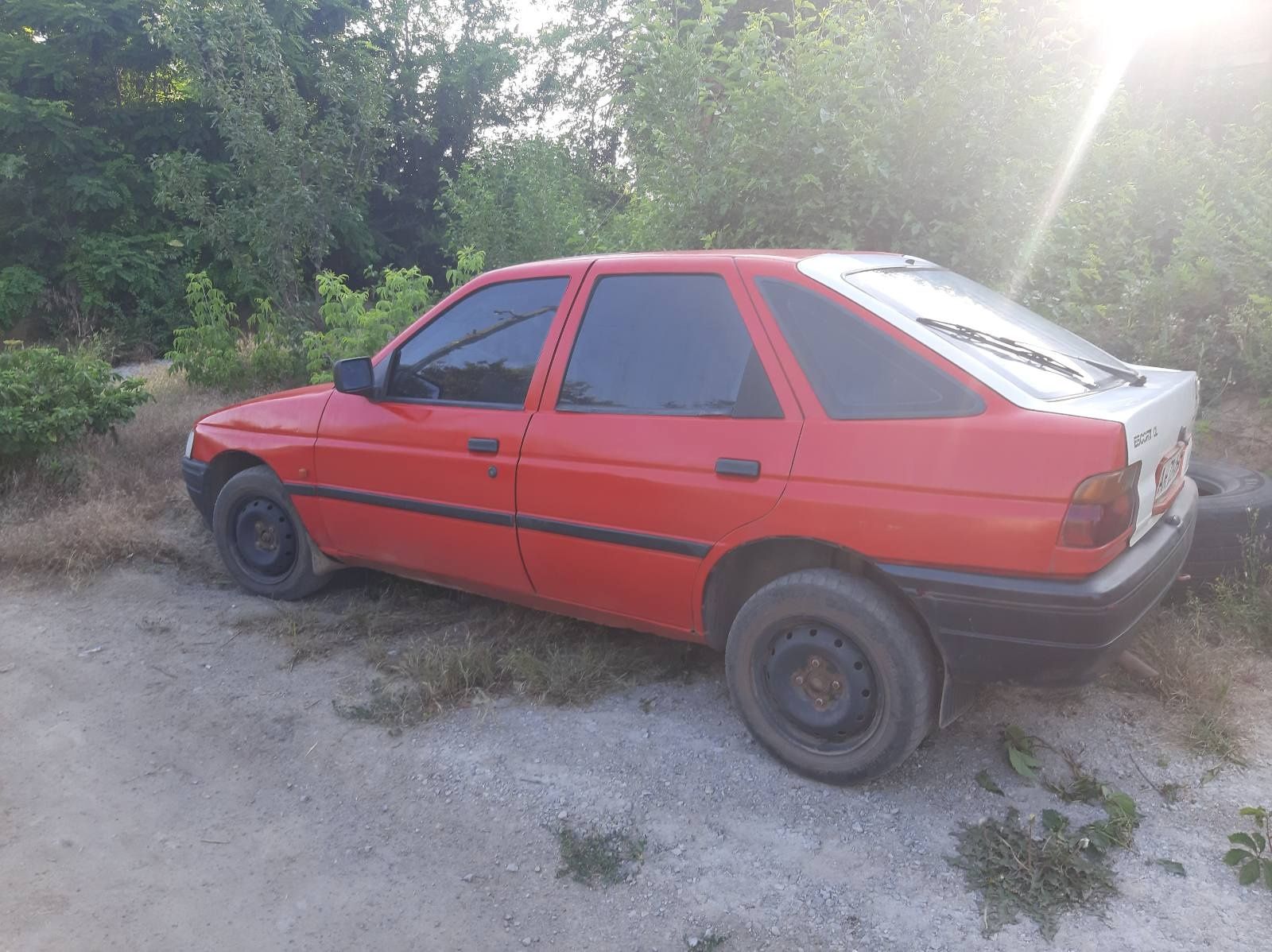 Автомобіль Форт ескорт