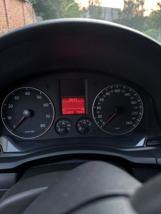 Продам Volkswagen Golf 5 2003