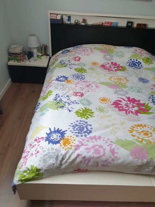 Cama casal excelente