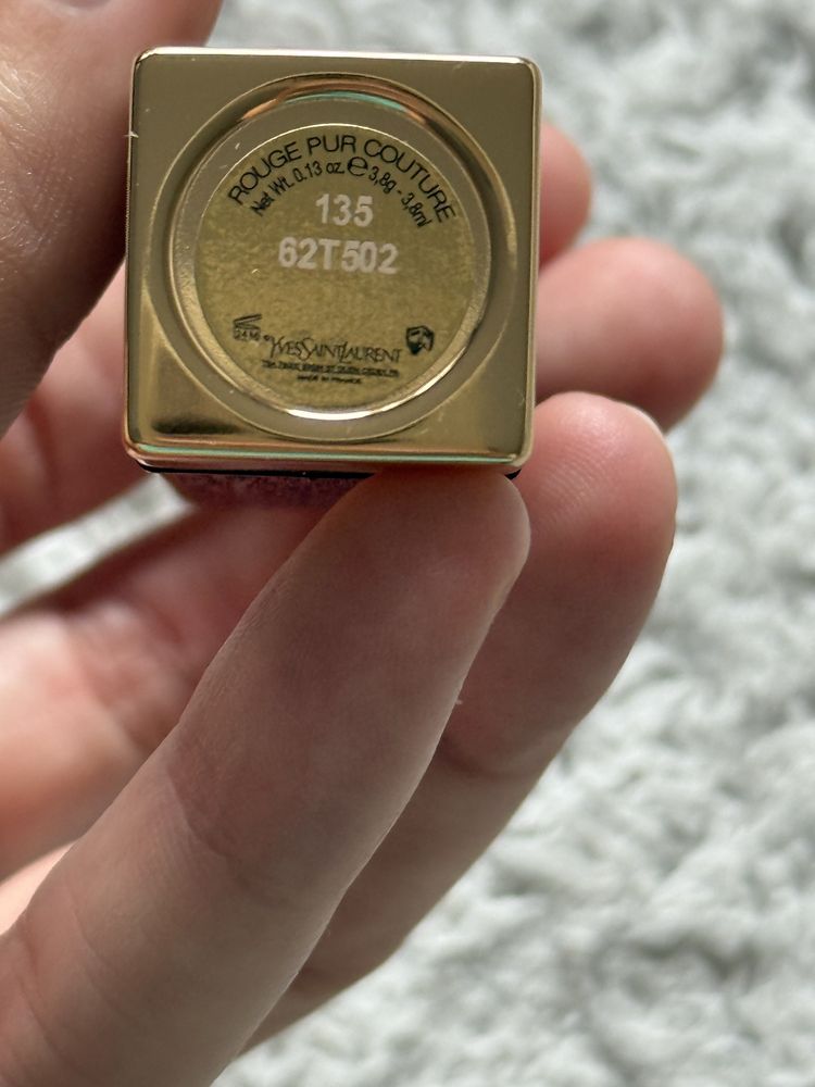 Pomadka szminka YSL 135 Wildly Rouge