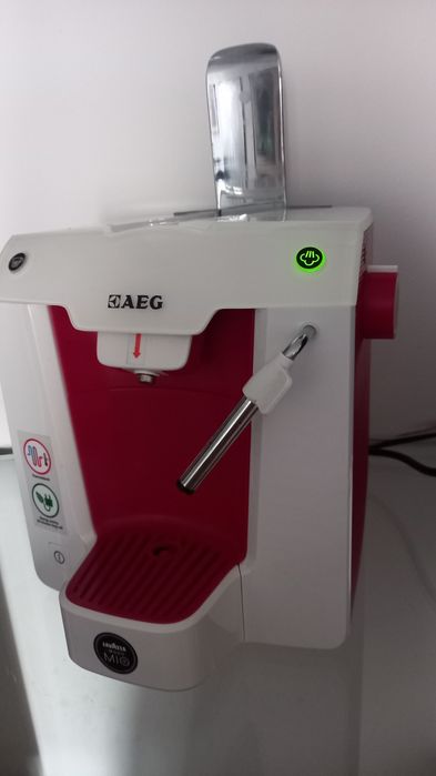 Vendo maquina de café com muito pouco uso muito barata