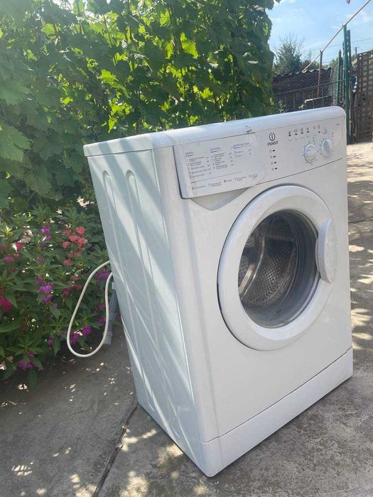 Пральна машина Indesit