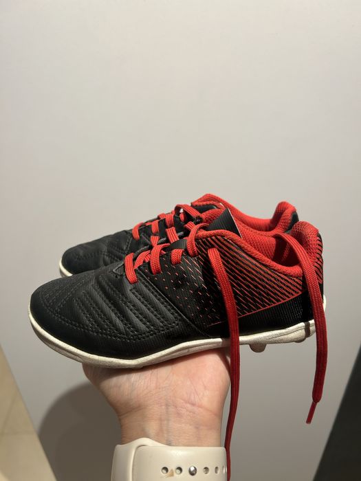 Korki Kipsta rozmiar 27 buty pilkarskie