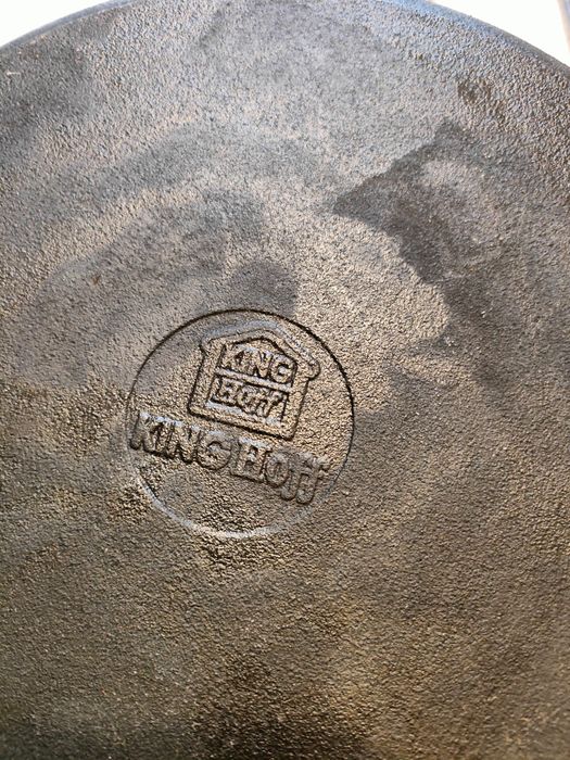 Patelnia żeliwna ciężka głęboka