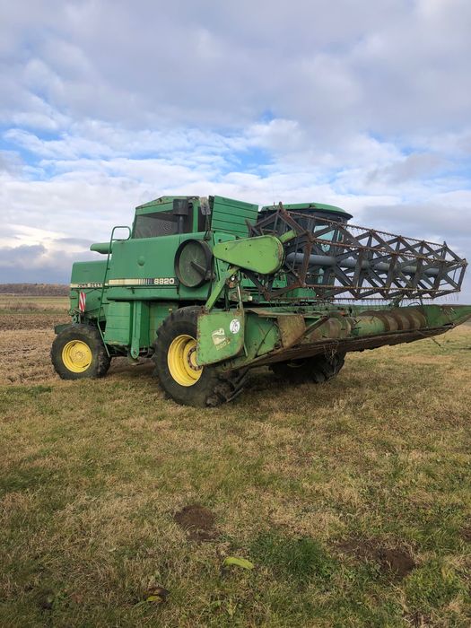 Комбайн John Deere 8820.4x4 . 220 к.с Жатка 6м.