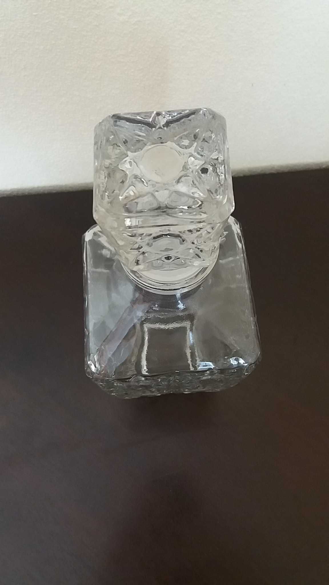 Garrafa em vidro para servir licor/whisky