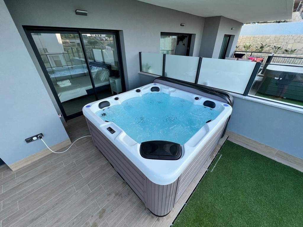 jacuzzi ogrodowe Trident spa do ogrodu od ręki dostępne