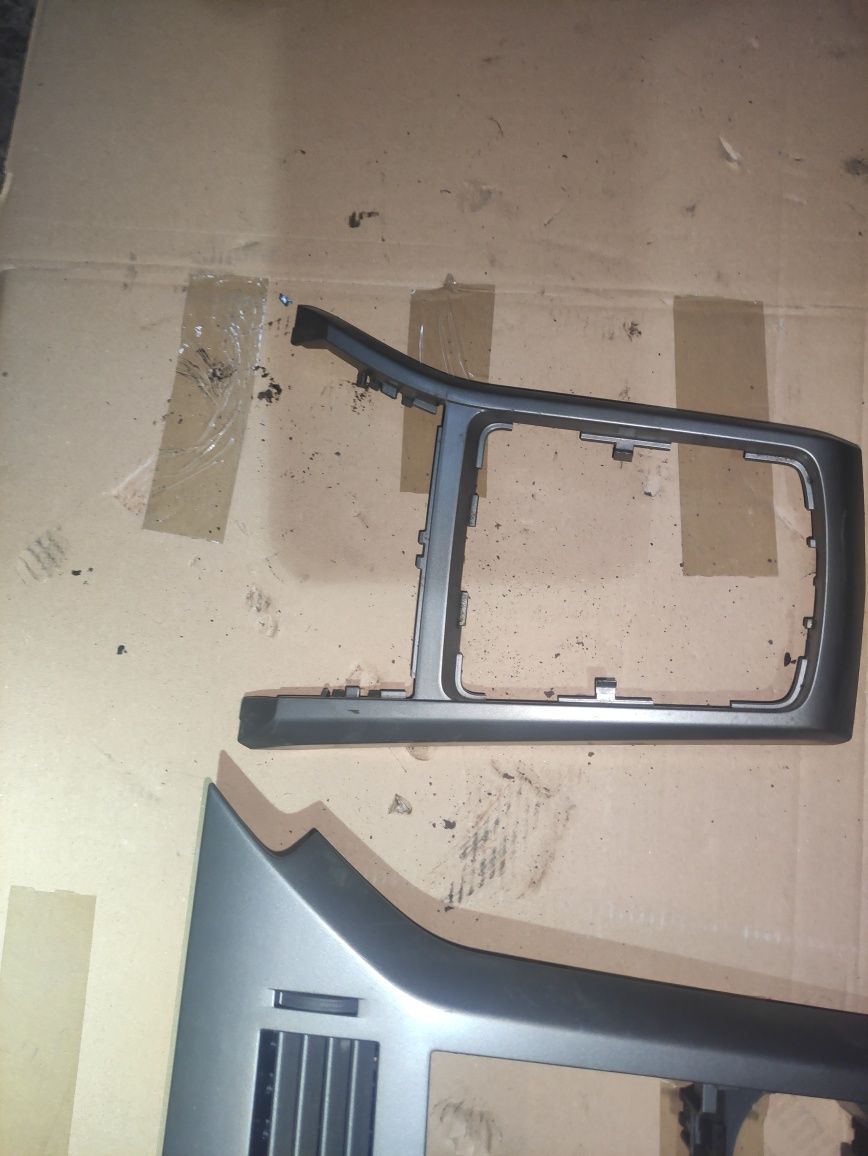 Panel środkowy konsolka Opel Astra H