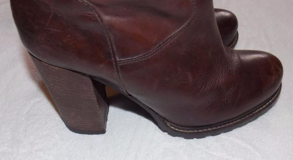 Кожаные демисезонные коричневые женские сапоги - 35 размер.Румыния