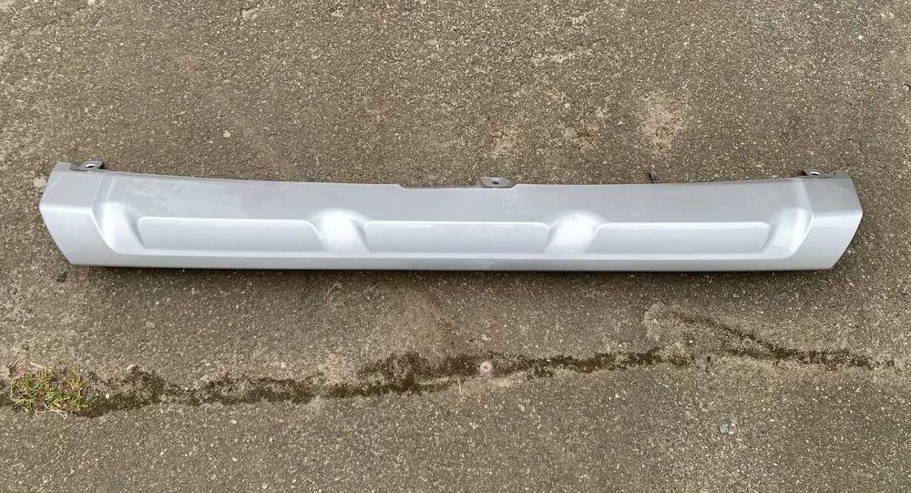 Накладка переднього бампера Subaru Outback 20-22 Silver нова ліцензія