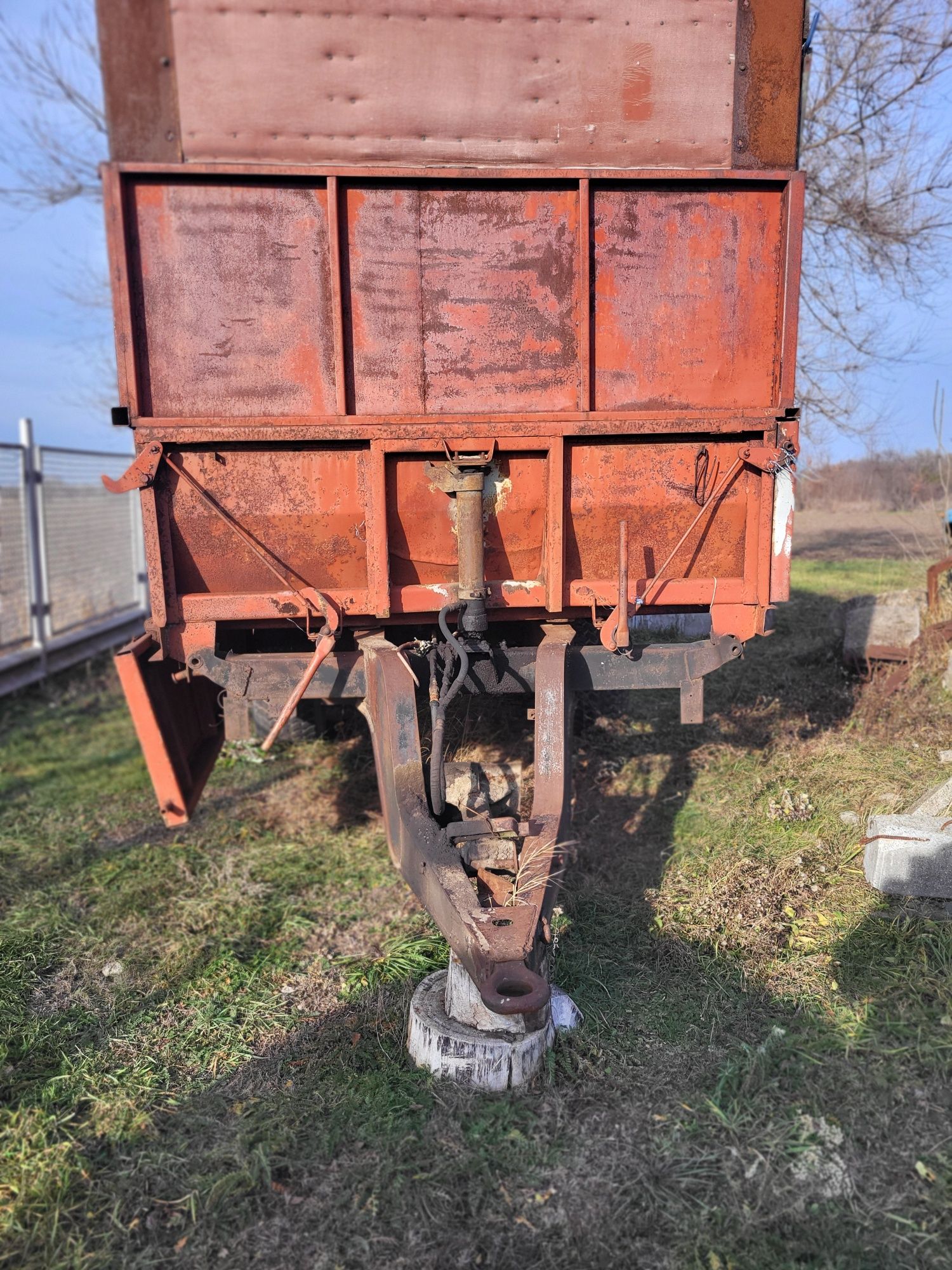 Продам причеп 1птс9