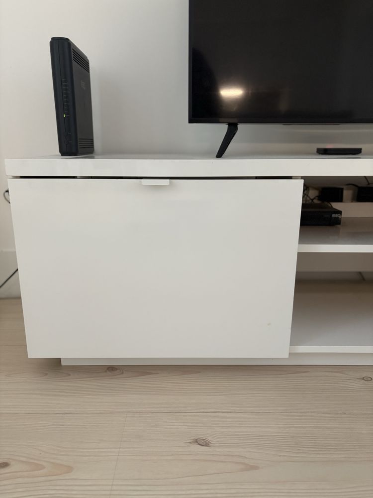 Móvel TV Ikea - BYAS