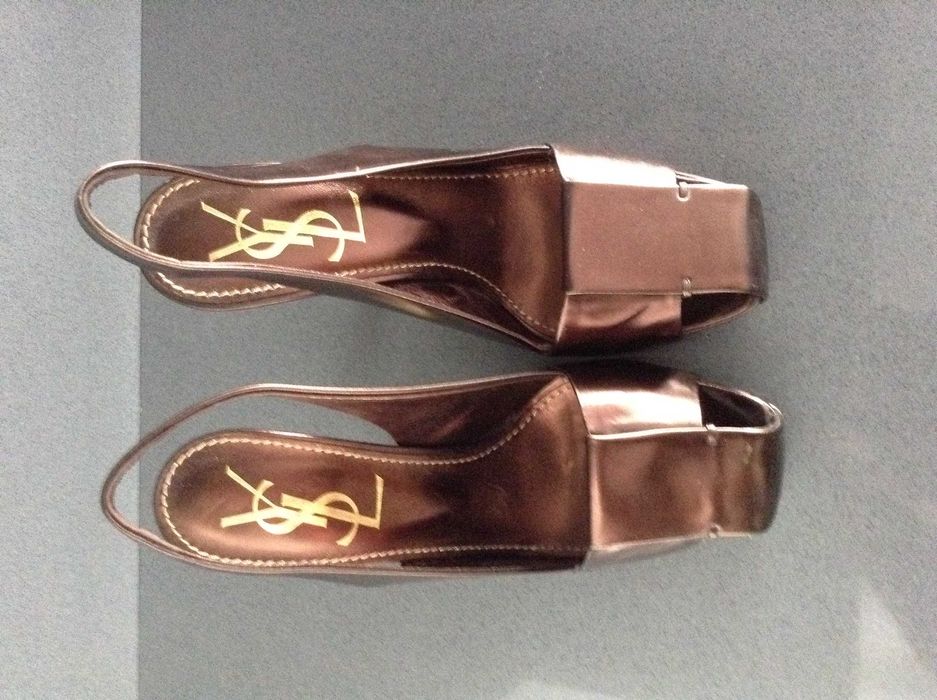 Sandálias Yves Saint Lourent 38