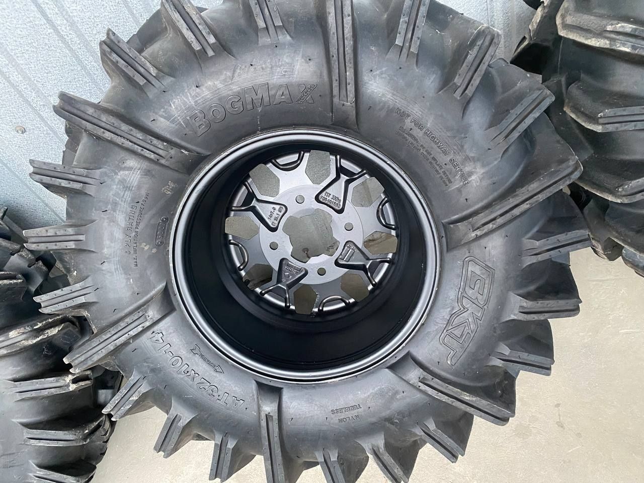 Колеса  квадроцикла 32 10 14 диски BRP  ОРИГІНАЛ шини 32×10-14 резина