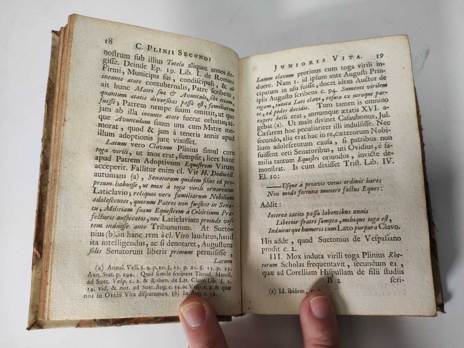 Valioso livro ilustrado com duas obras de Masson e Crenius. 1705/1709.