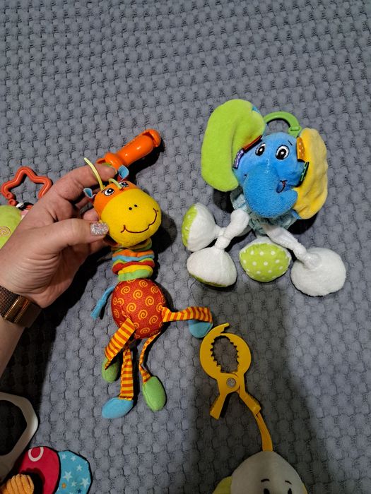 Іграшки на коляску від 70 грн