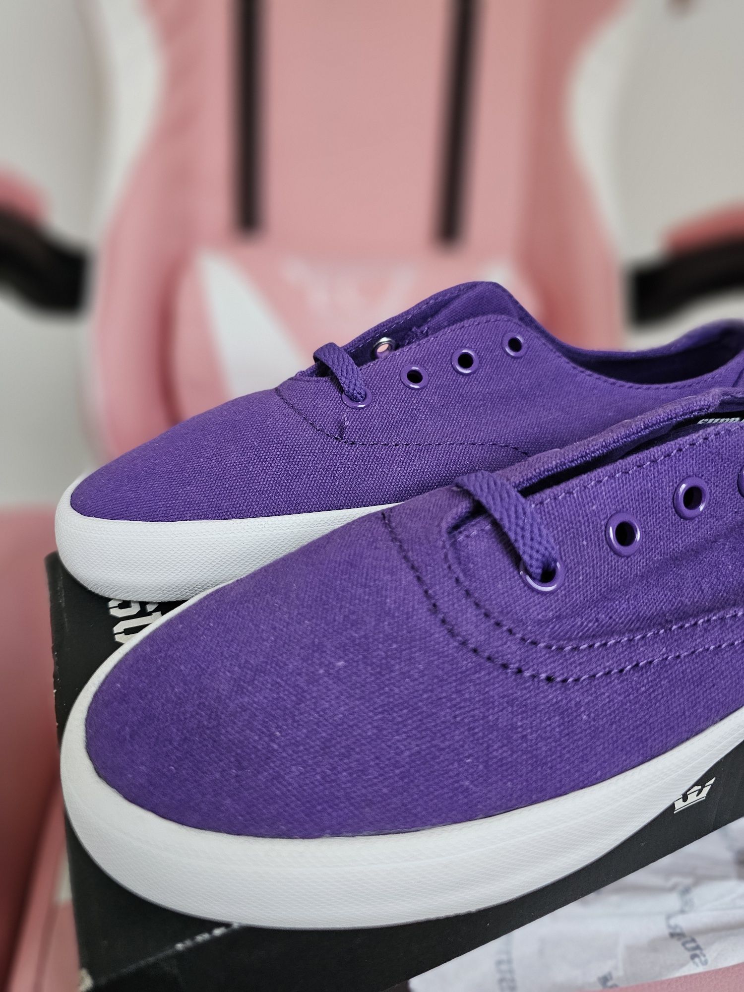 Buty nowe Supra eu40 purpurowe z wada