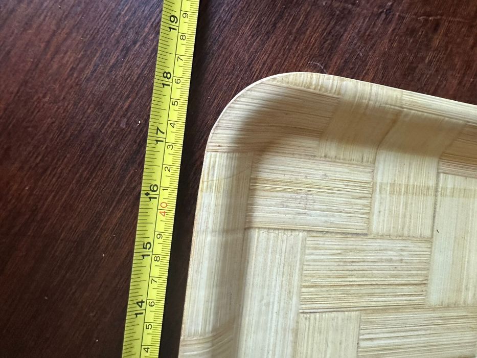 Tabuleiro com bases em bambu pintado à mão