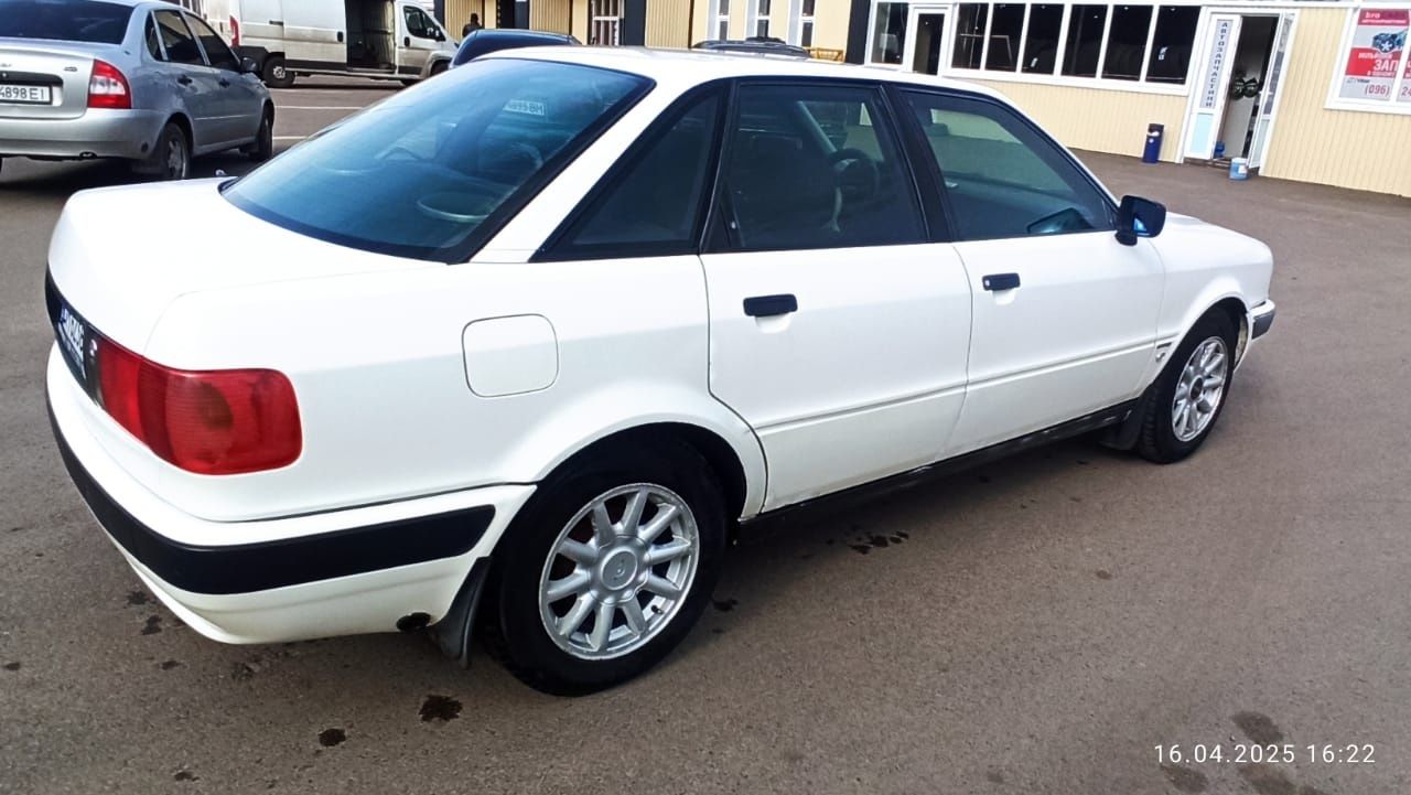 Автомобіль Аудіо 80